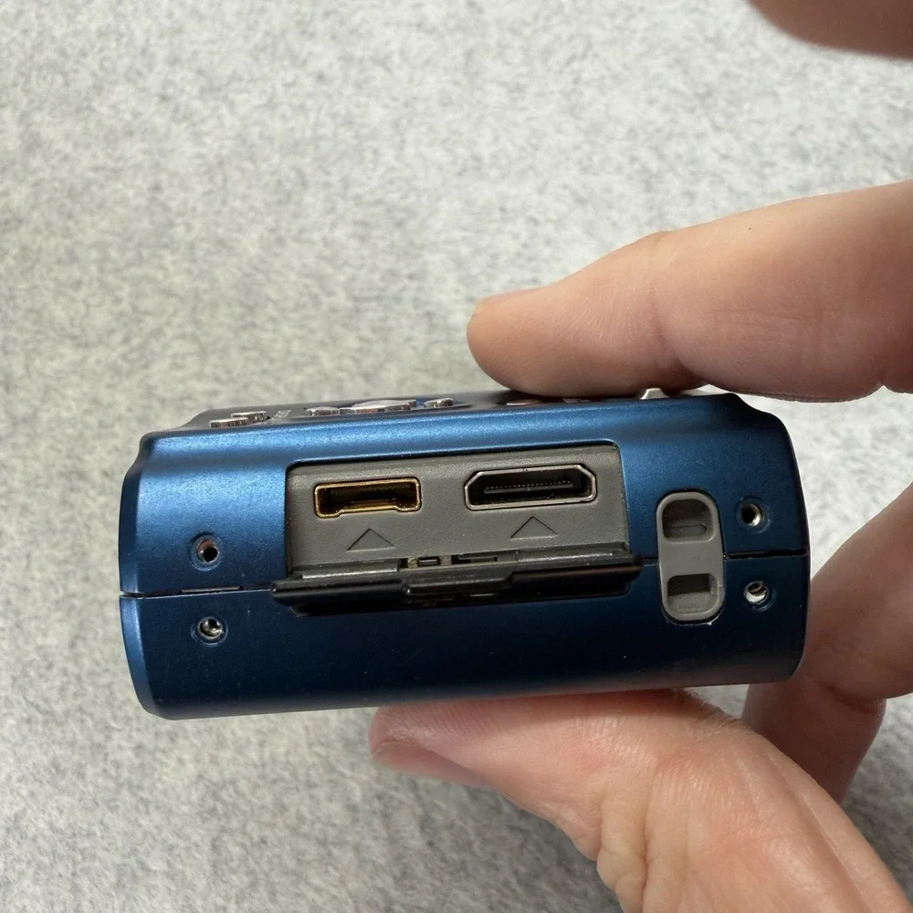 Panasonic LUMIX DMC-ZS7 12.1MP Untested Missing Battery Door